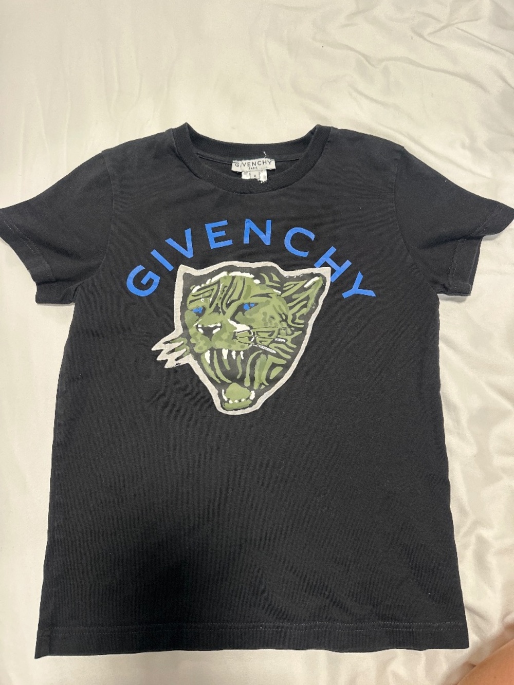 Givenchy boy’s tshirt size 8
